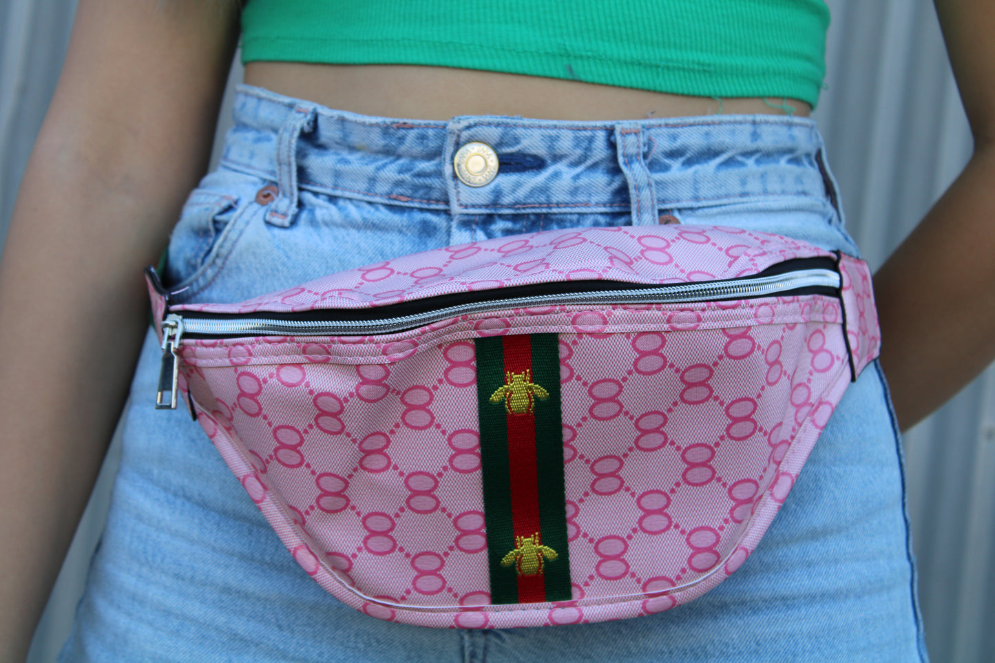 WAIST BAG WITH BEE DESIGN