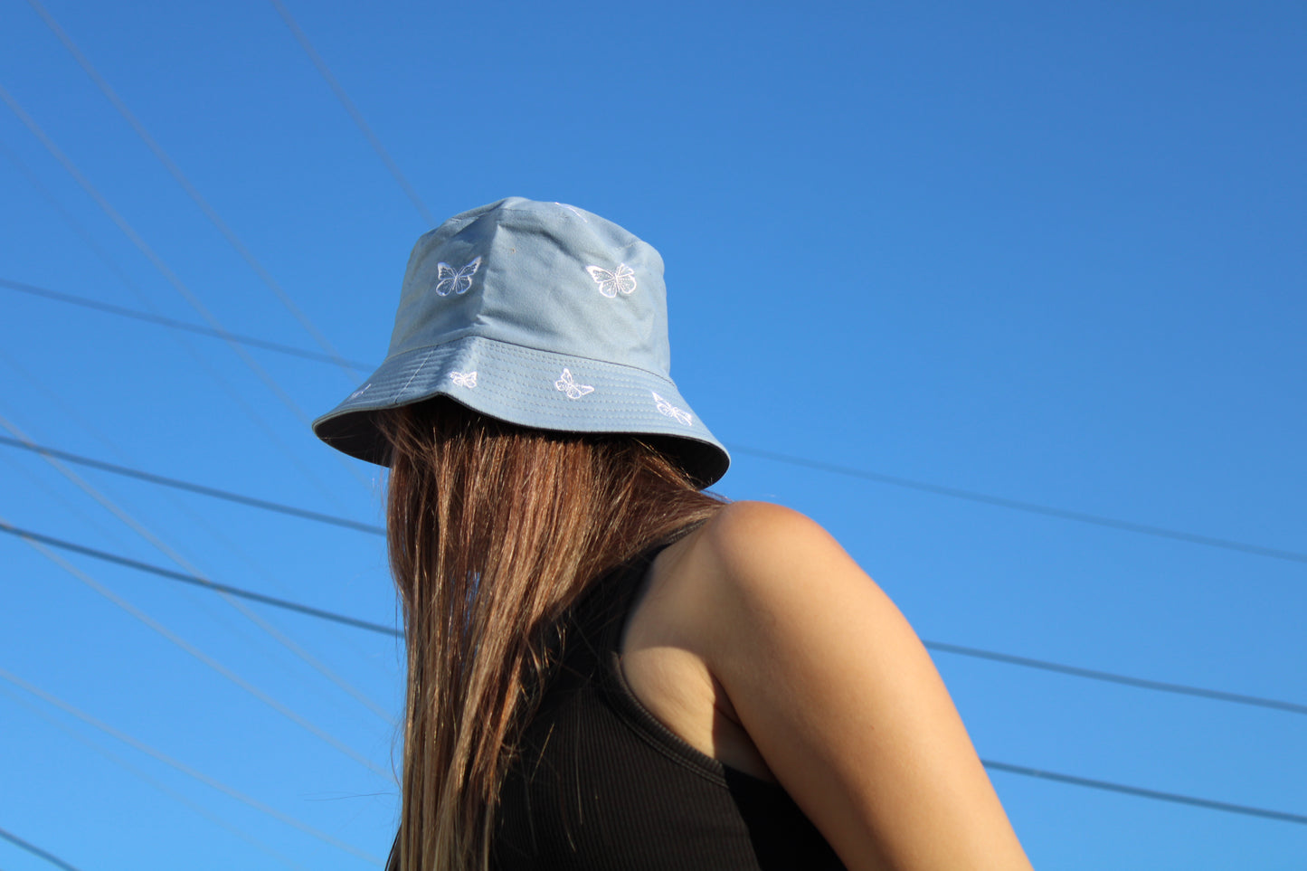 BUCKET HAT WITH BUTTERFLIES