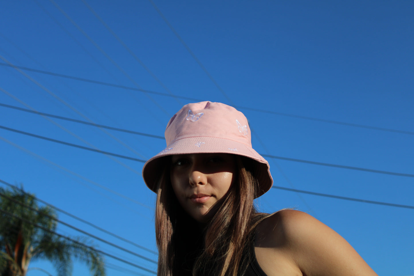 BUCKET HAT WITH BUTTERFLIES