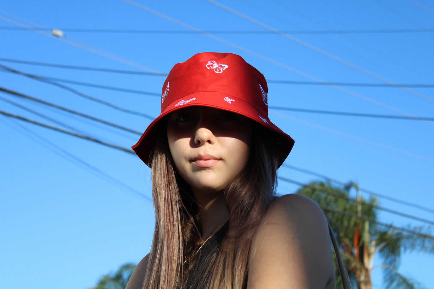 BUCKET HAT WITH BUTTERFLIES