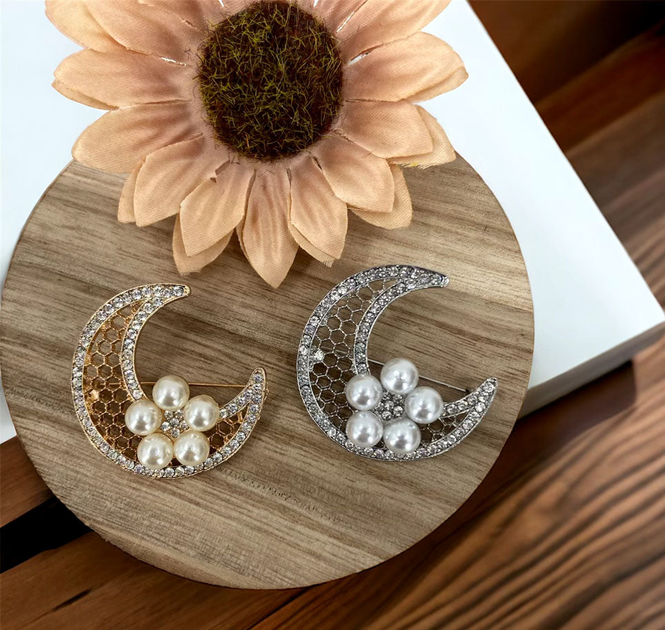 DOZEN HALF MOON BROOCH