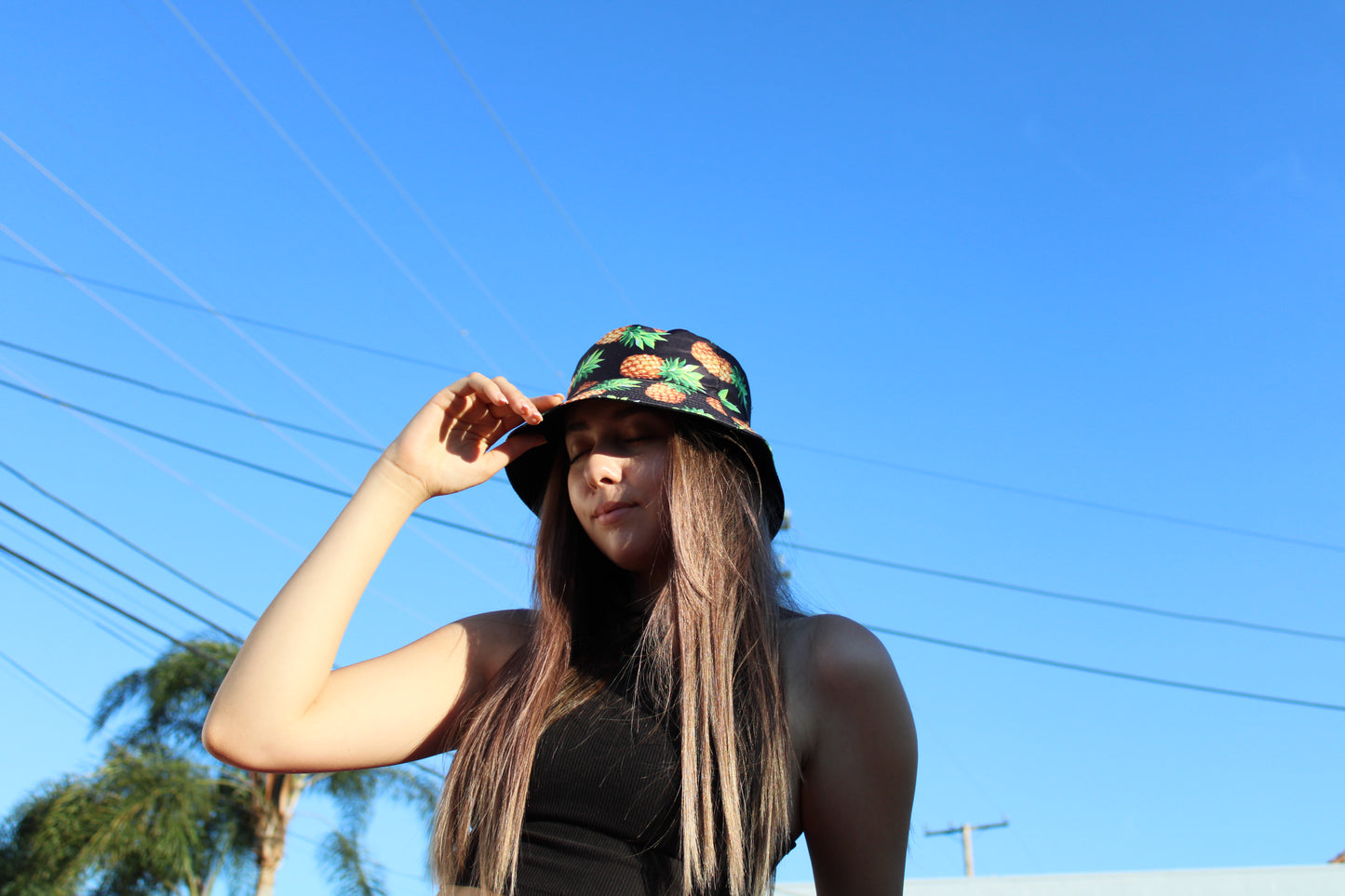 BUCKET HAT WITH PINEAPPLE PRINT